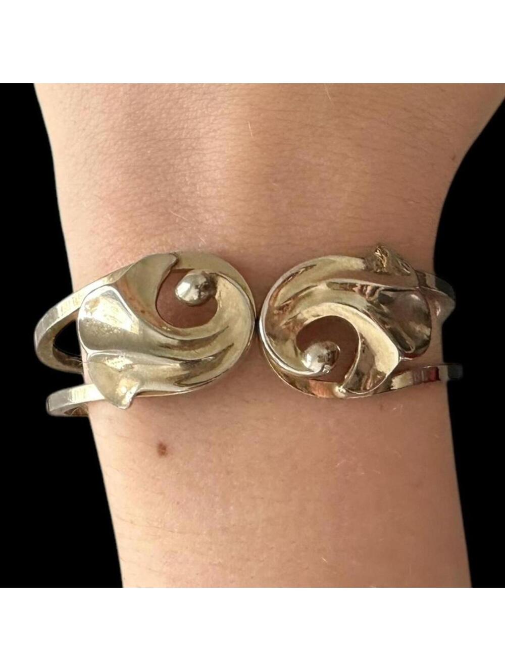 Vintage Silver Tone Sculptural‎ Hinged Bracelet